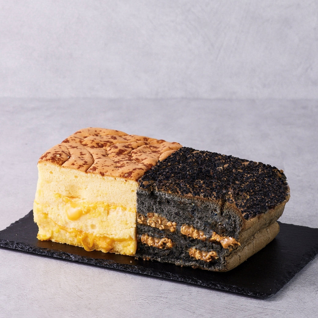 【期間限定】⿊胡⿇砂利ハーフ&チーズハーフ