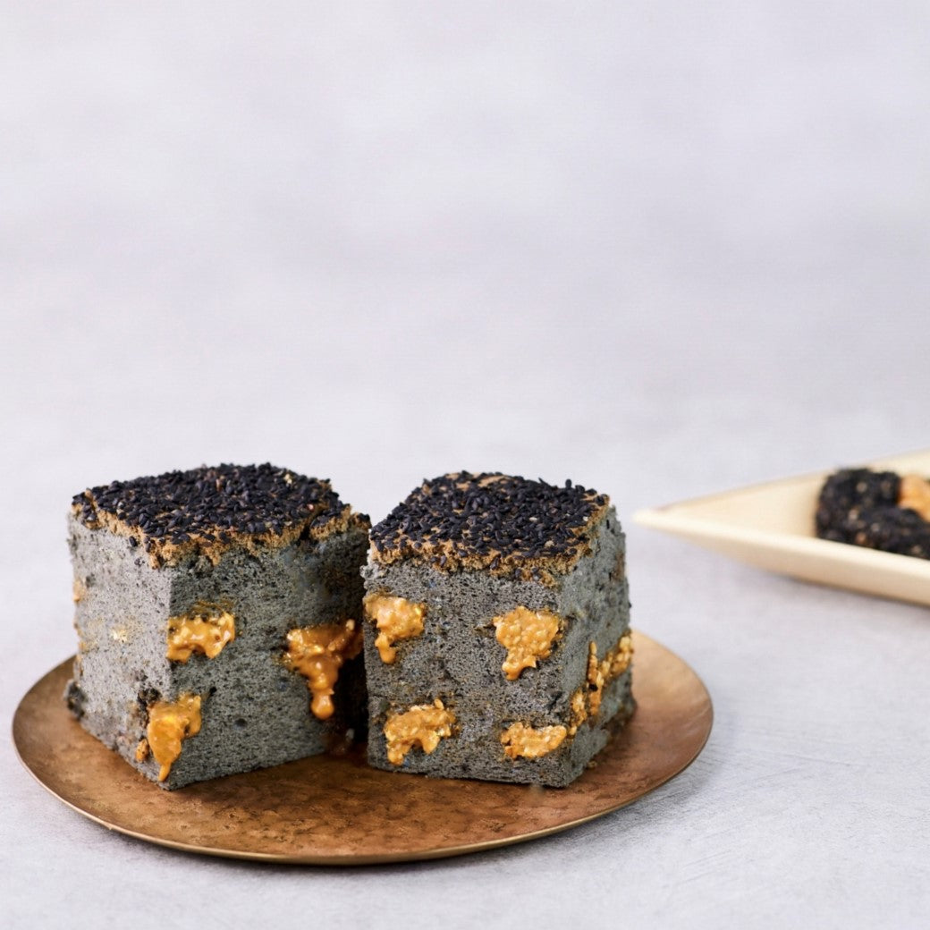 【期間限定】⿊胡⿇砂利カステラ